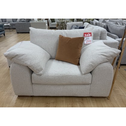 Westbridge Billie Love Seat Westbridge Billie Love Seat
