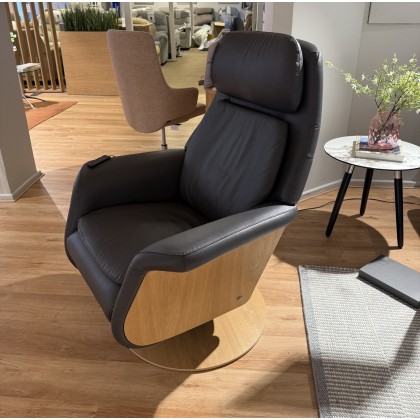 Stressless Sam Disc Power Chair with Wood Arms, Heating and Massage