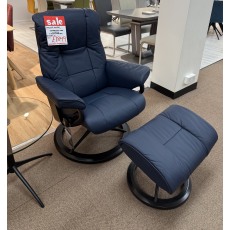 Stressless Mayfair Small Signature Chair with Footstool Stressless Mayfair Small Signature Chair with Footstool