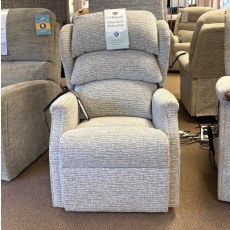 Celebrity Westbury Petite Riser Recliner Chair Celebrity Westbury Petite Riser Recliner Chair