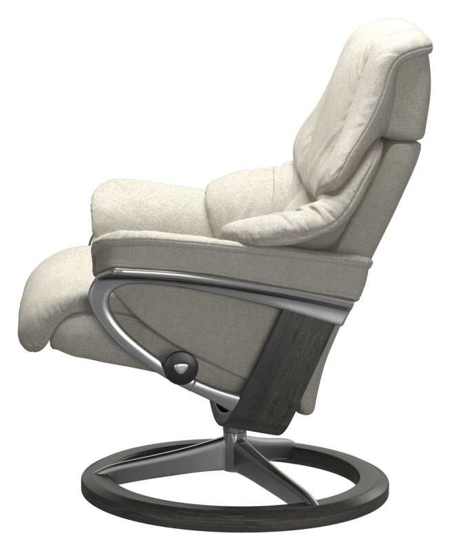 Reno signature chair side