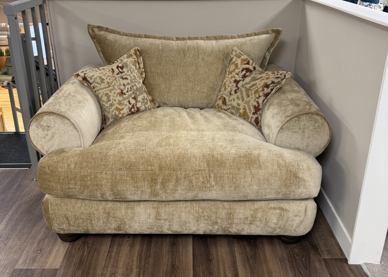 Horatio Love Seat