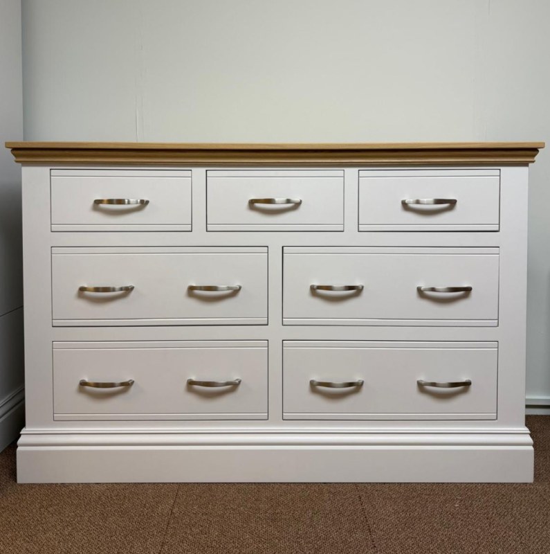 Hill   Hunter New England 4   3 Drawer Chest