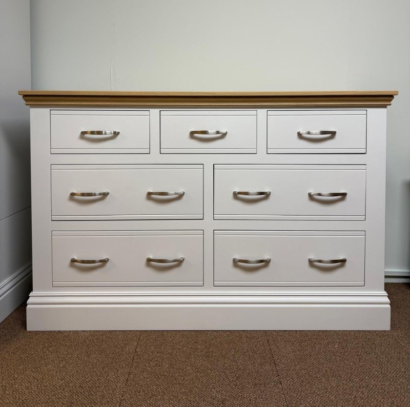 Hill and Hunter 4   3 Drawer Chest