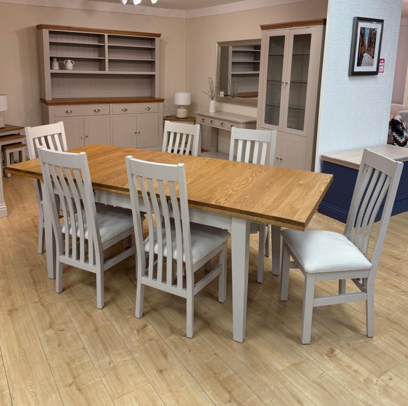 Hill and Hunter New England Dining Table with Dining Chairs