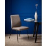 Stressless Laurel Calido Warm Brown D300 Matte Black Blue room